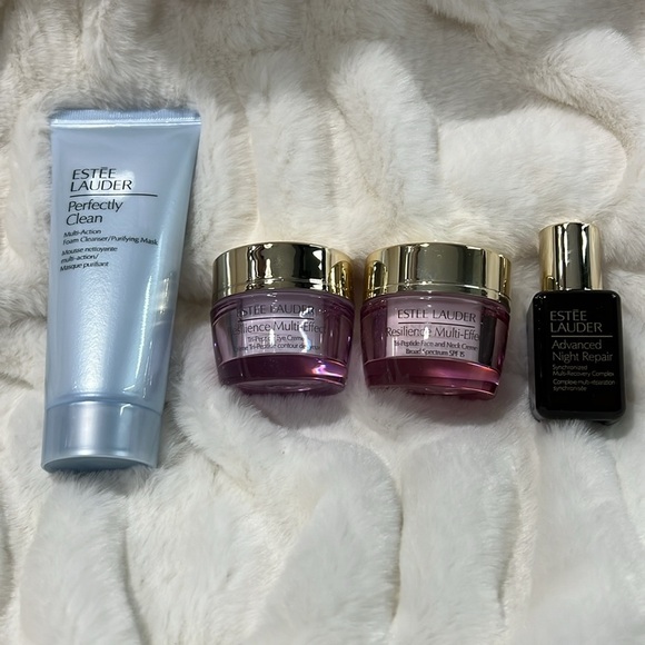 π HOST PICK π EstΓ©e Lauder 5 Piece Resilience Multi-Effect Makeup Set - Picture 4 of 5